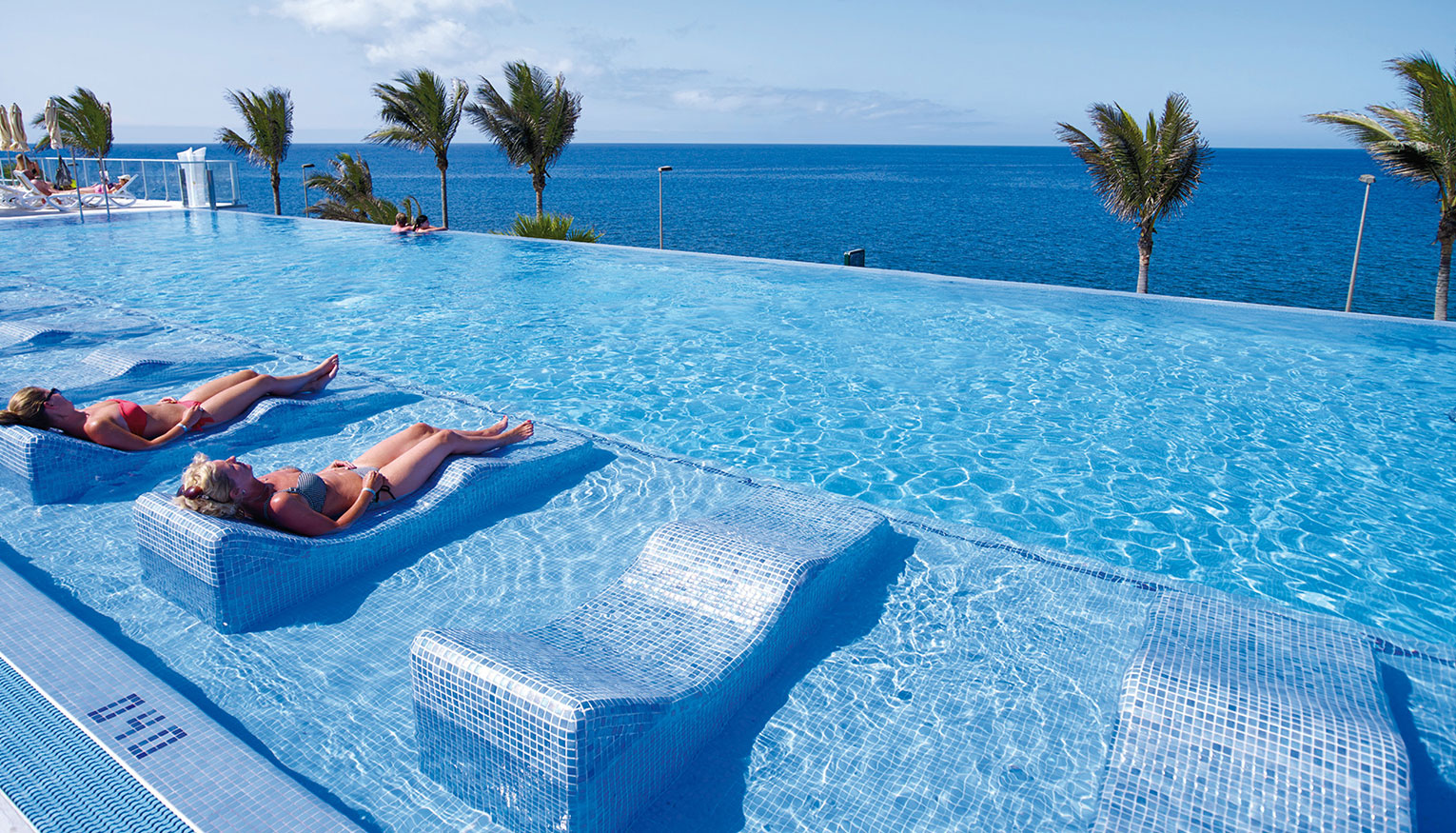 RIU Hotels & Resorts Slides